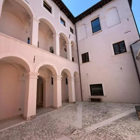 Via San Martino 3* LʼAquila